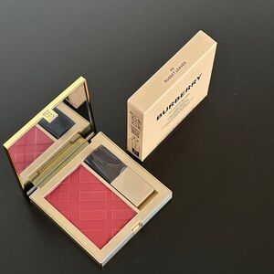 Burberry Blush in Vibrant Pink 93 Rusett Leaves